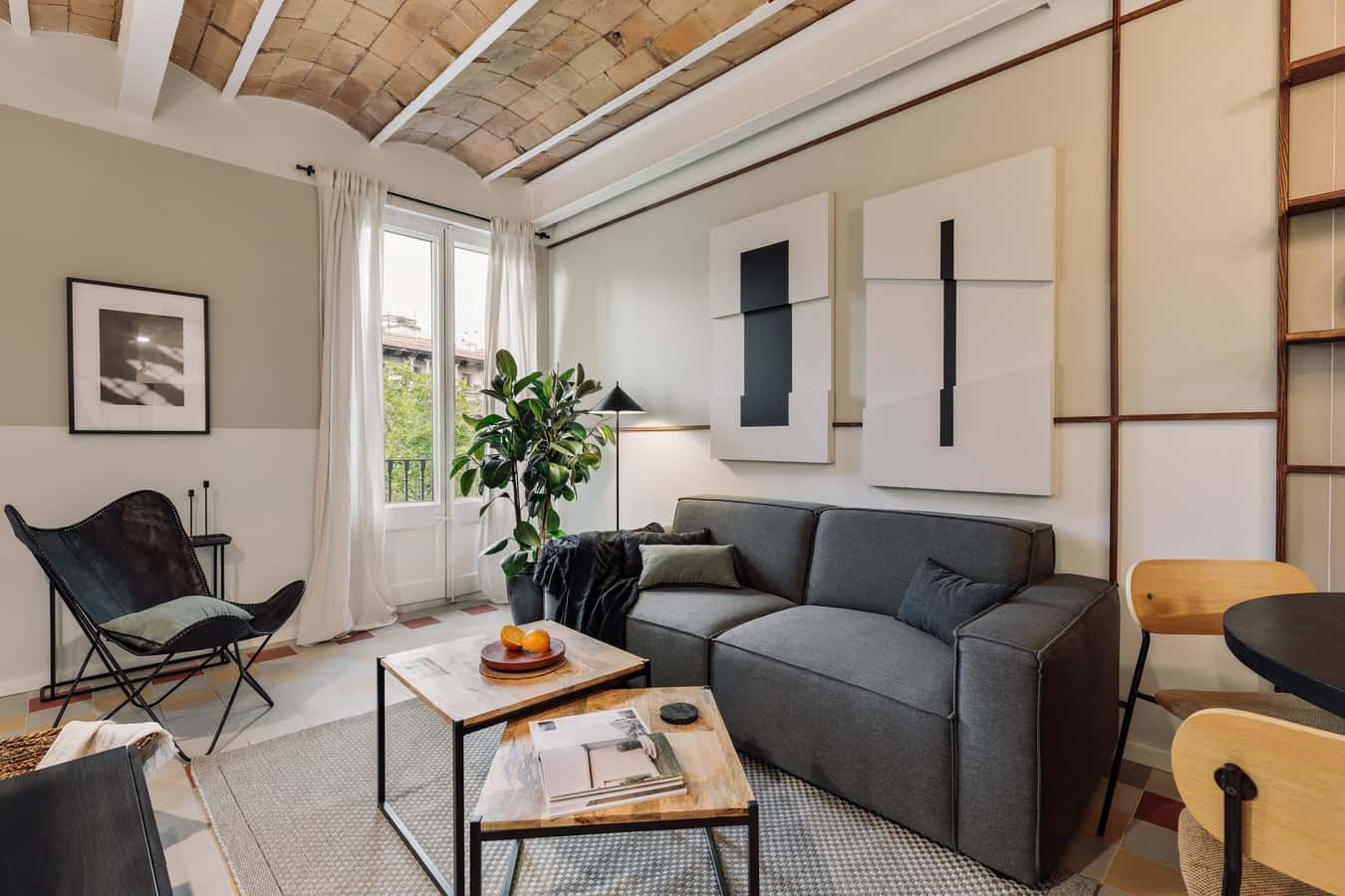 Piso de 2 dormitorios amueblado en Barcelona, 79 m²
