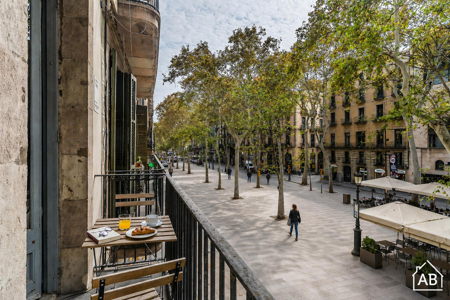 Furnished 1-bedroom flat in Ciutat Vella, 63 m² · 2