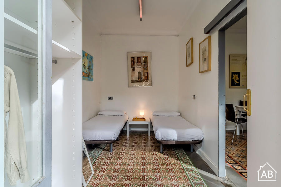 Furnished 1-bedroom flat in Ciutat Vella, 63 m² · 3