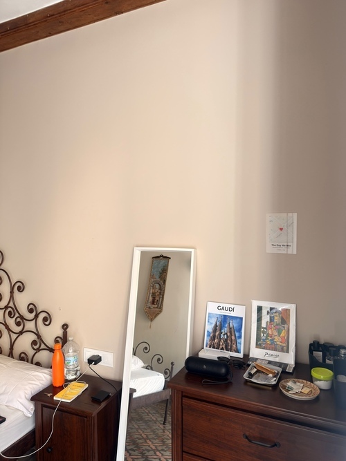 Room in a 3-person shared flat in Ciutat Vella · 4