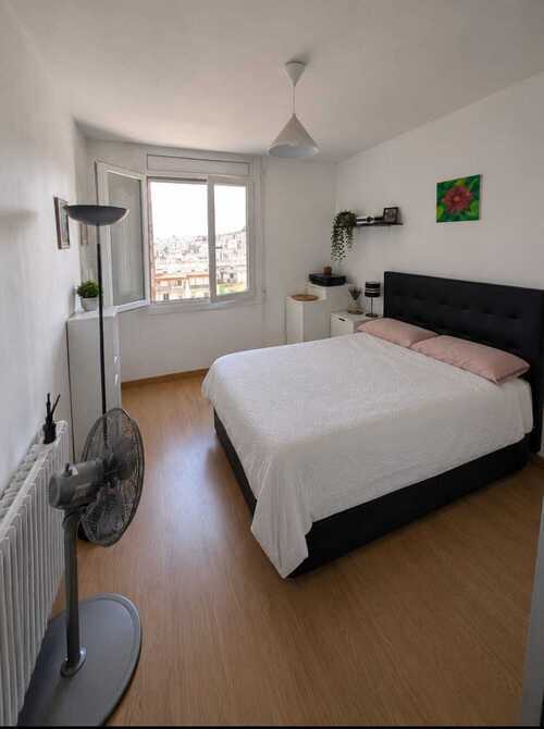 Room in a 2-person shared flat in Eixample · 2