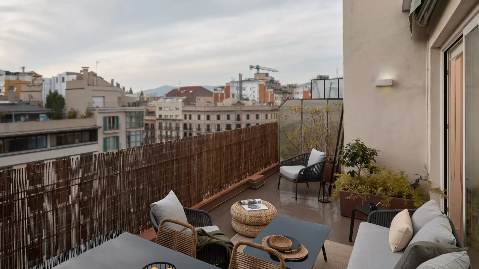 Furnished 2-bedroom flat in Eixample, 80 m² · 3