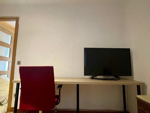 Room in a 3-person shared flat in Eixample · 3