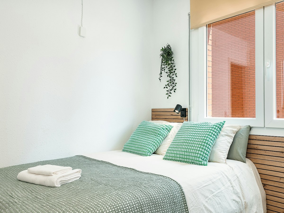 Furnished room in a 6-person shared flat in Sant Cugat · 3