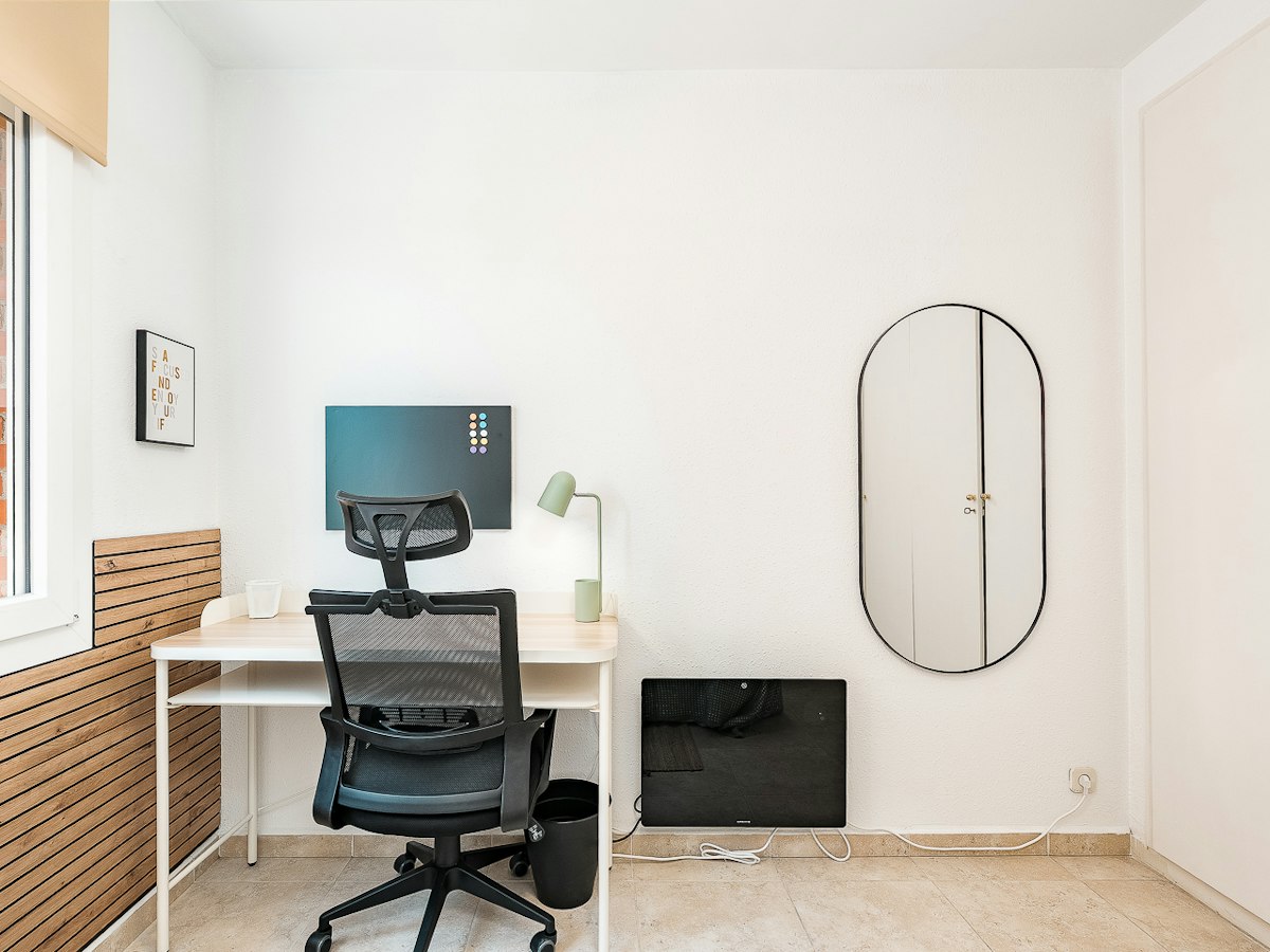 Furnished room in a 6-person shared flat in Sant Cugat · 4