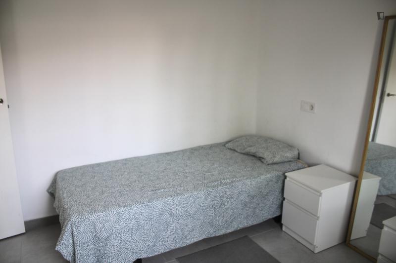 Furnished 1-bedroom flat in Sant Andreu · 4