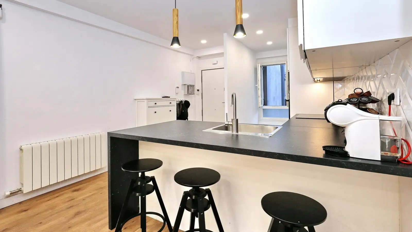 Piso de 3 dormitorios amueblado en Sant Martí, 85 m² · 2