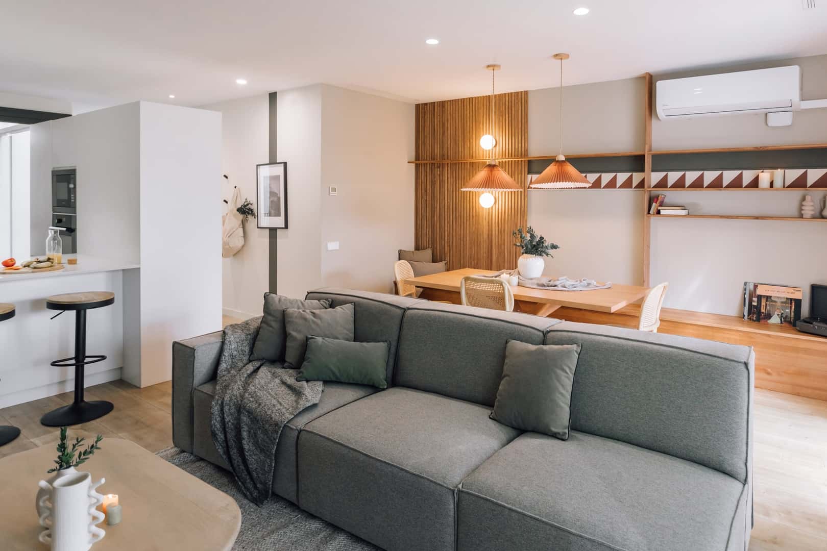 Furnished 2-bedroom flat in Eixample, 95 m² · 3
