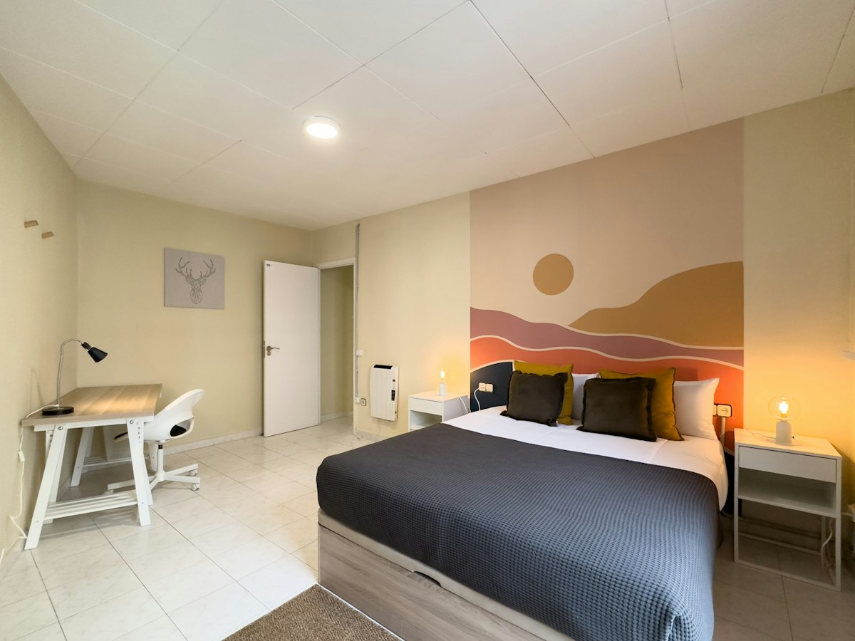 Habitación amueblada en piso compartido de 5 personas en Sants-Montjuïc · 2