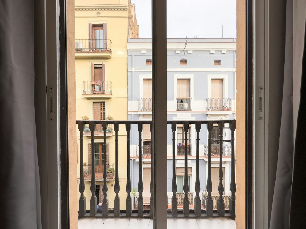 Habitación amueblada en piso compartido de 5 personas en Sants-Montjuïc · 3