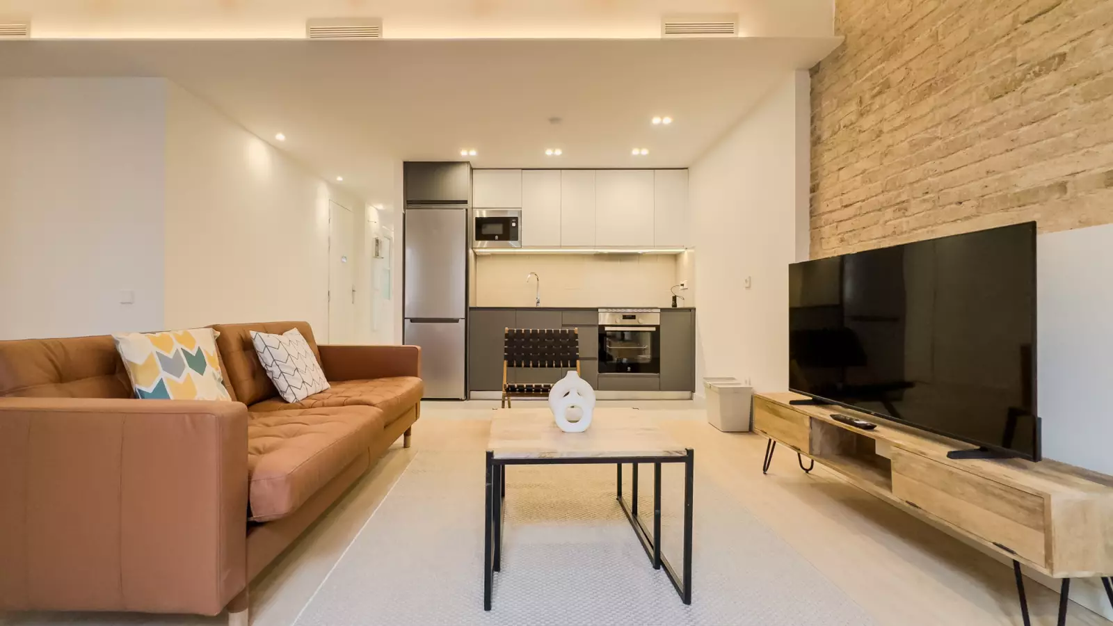 Furnished 2-bedroom flat in Sants-Montjuïc, 74 m² · 4