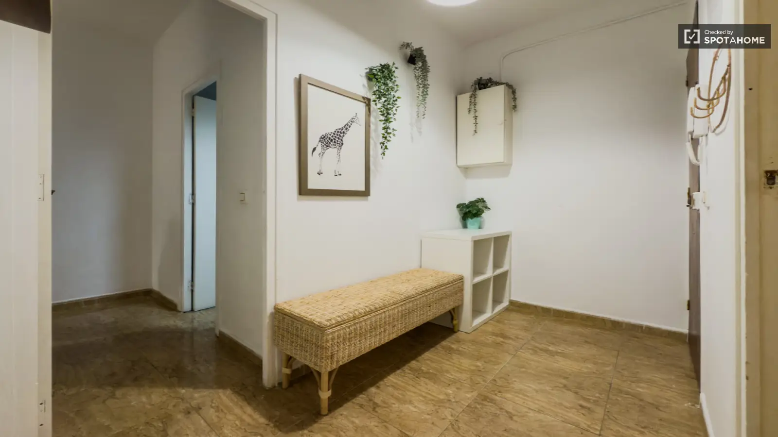 Habitación amueblada en piso compartido en Sants-Montjuïc · 2