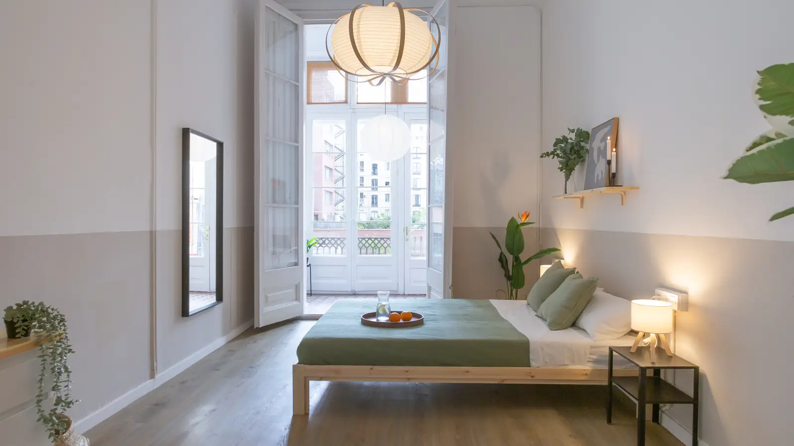 Furnished room in a shared flat in Eixample · 2