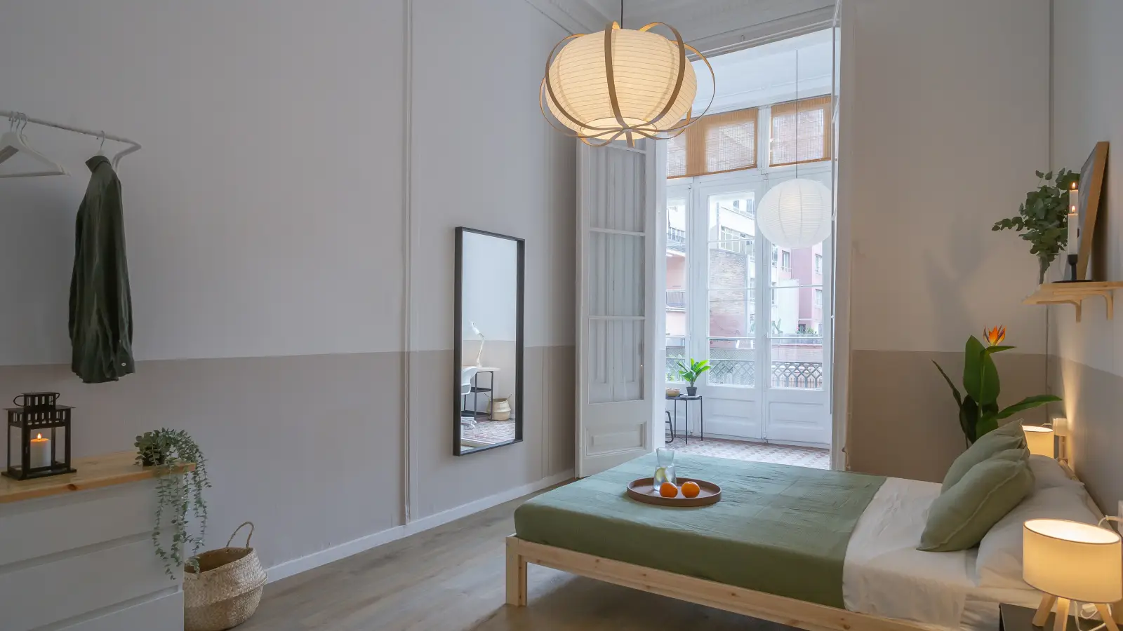 Furnished room in a shared flat in Eixample · 3