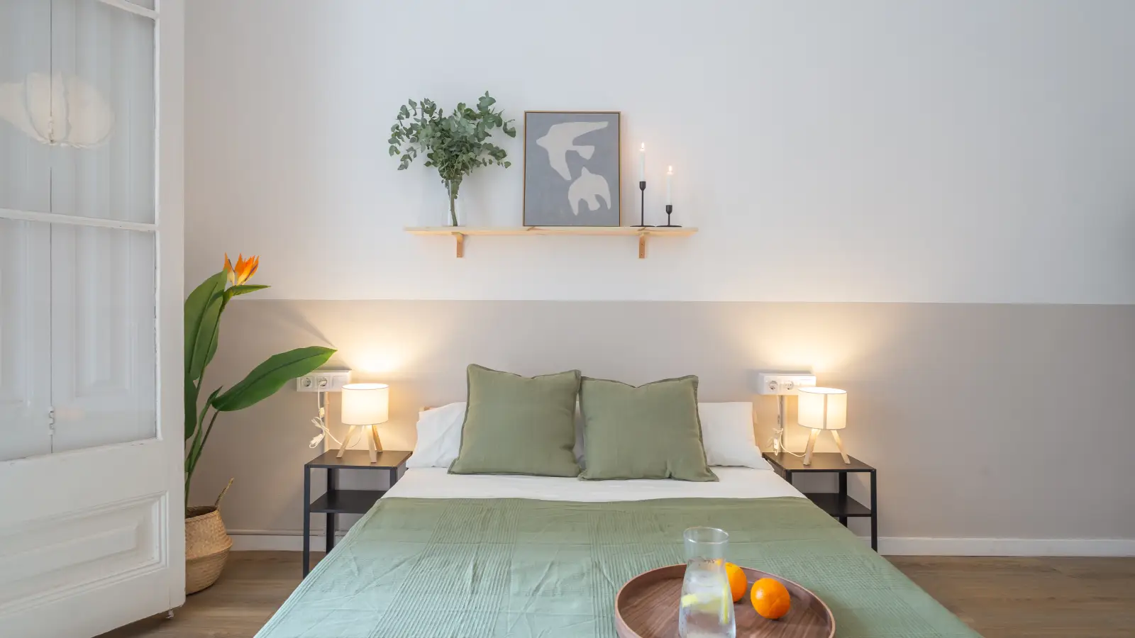 Furnished room in a shared flat in Eixample · 4
