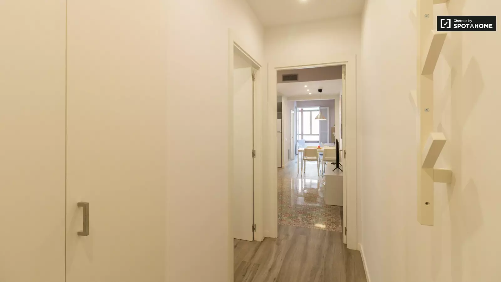 Furnished 1-bedroom flat in Les Corts, 60 m² · 2
