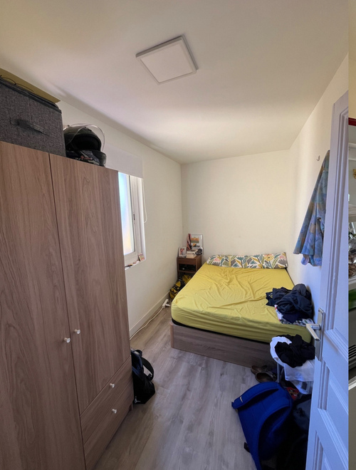 Habitación en piso compartido de 2 personas en Ciutat Vella · 2