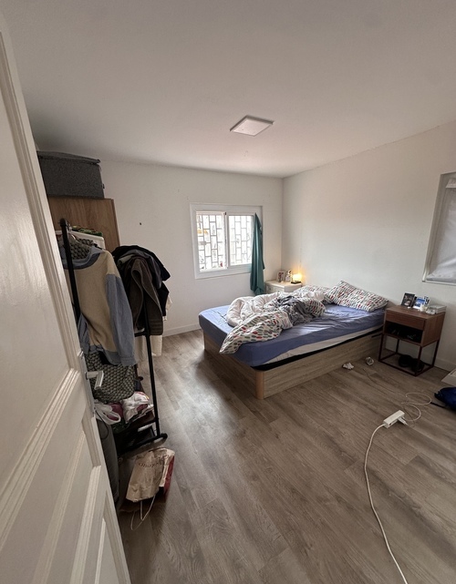 Habitación en piso compartido de 2 personas en Ciutat Vella · 4