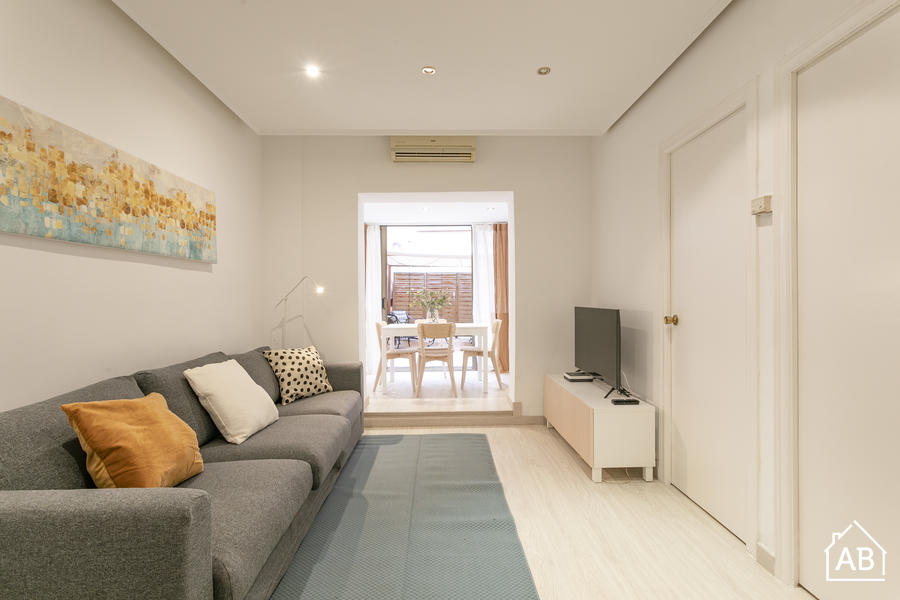 Piso de 4 dormitorios amueblado en Eixample, 60 m² · 2