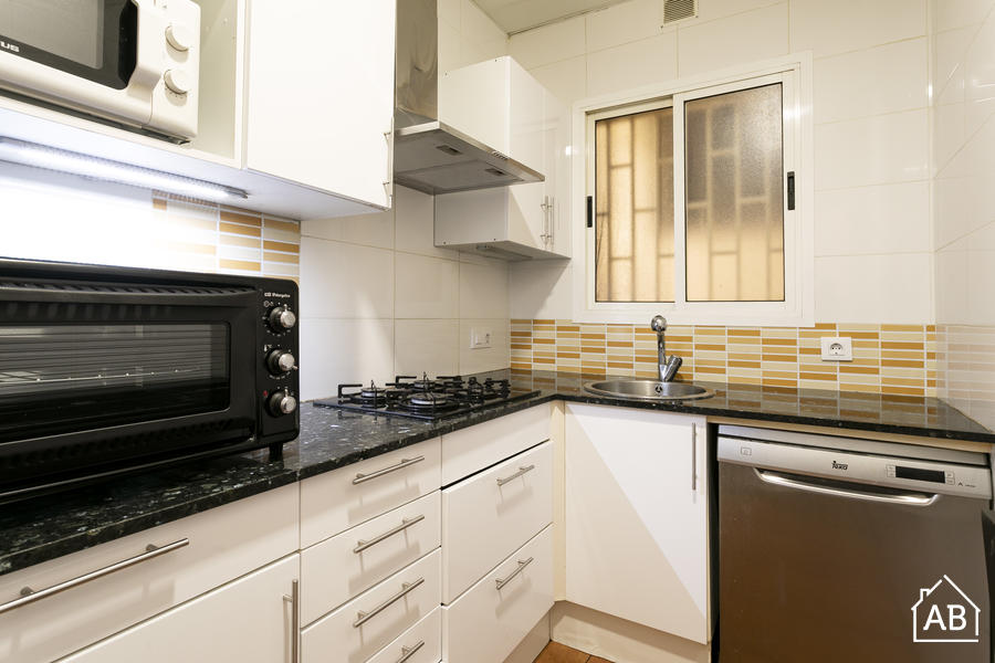 Piso de 4 dormitorios amueblado en Eixample, 60 m² · 4