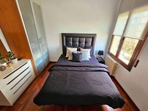 Room in a 3-person shared flat in Eixample · 3