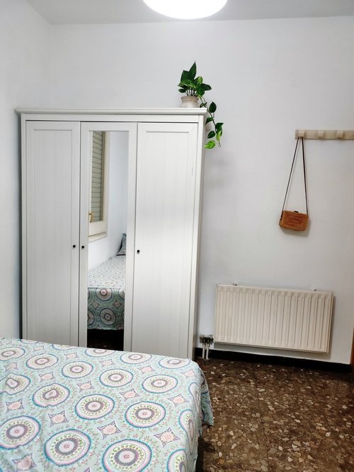 Room in a 5-person shared flat in Gràcia · 2