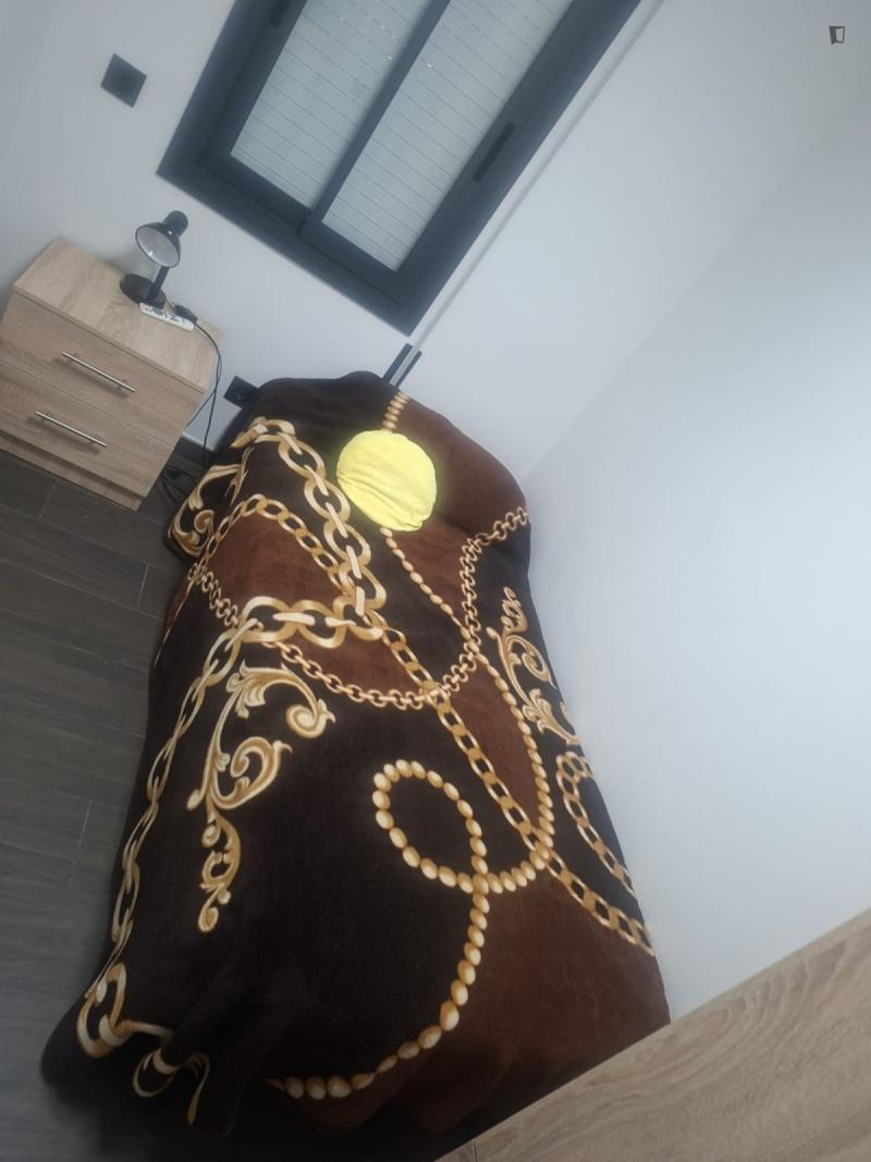 Furnished room in a 3-person shared flat in Nou Barris · 2