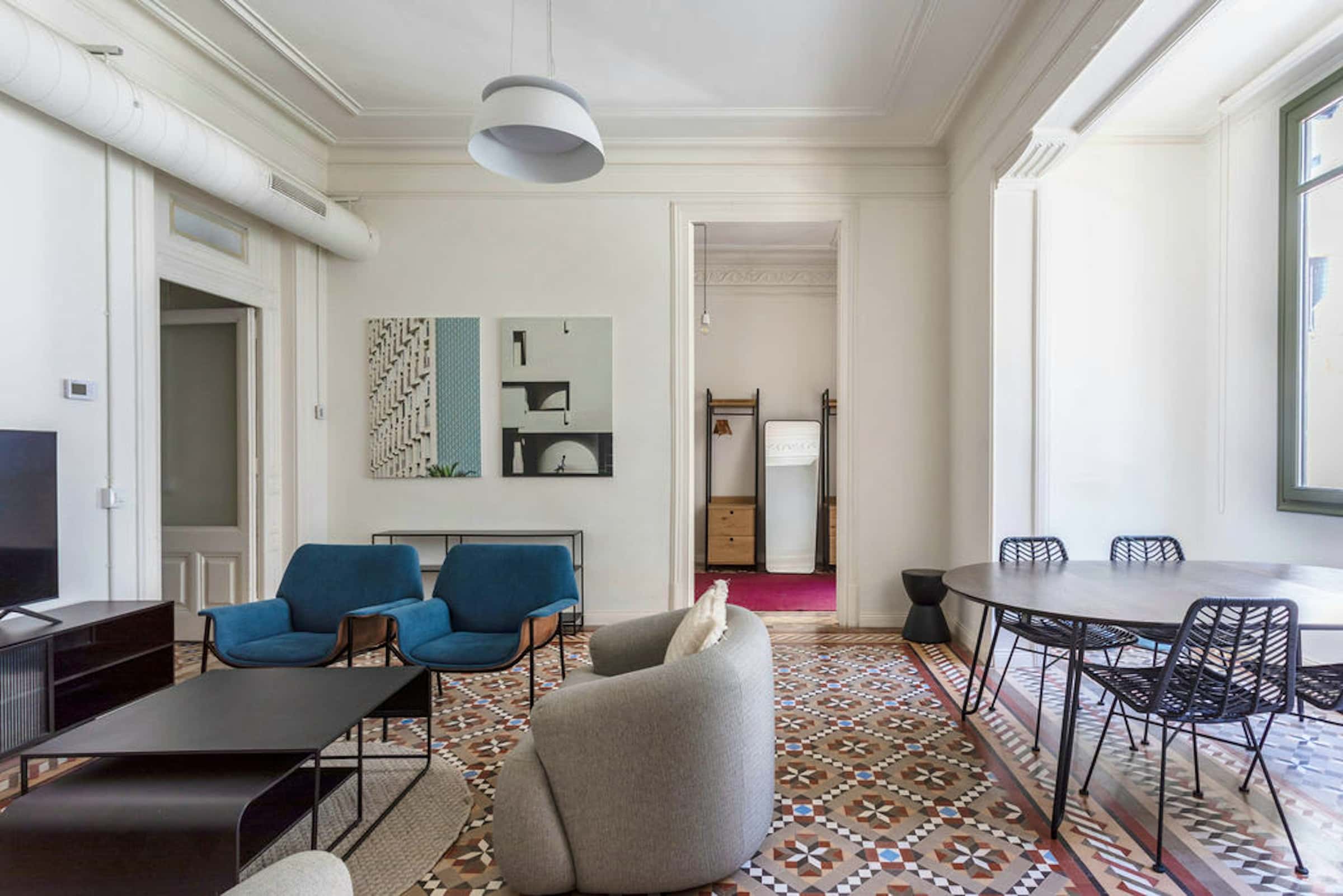 Furnished 5-bedroom flat in Eixample, 190 m² · 2
