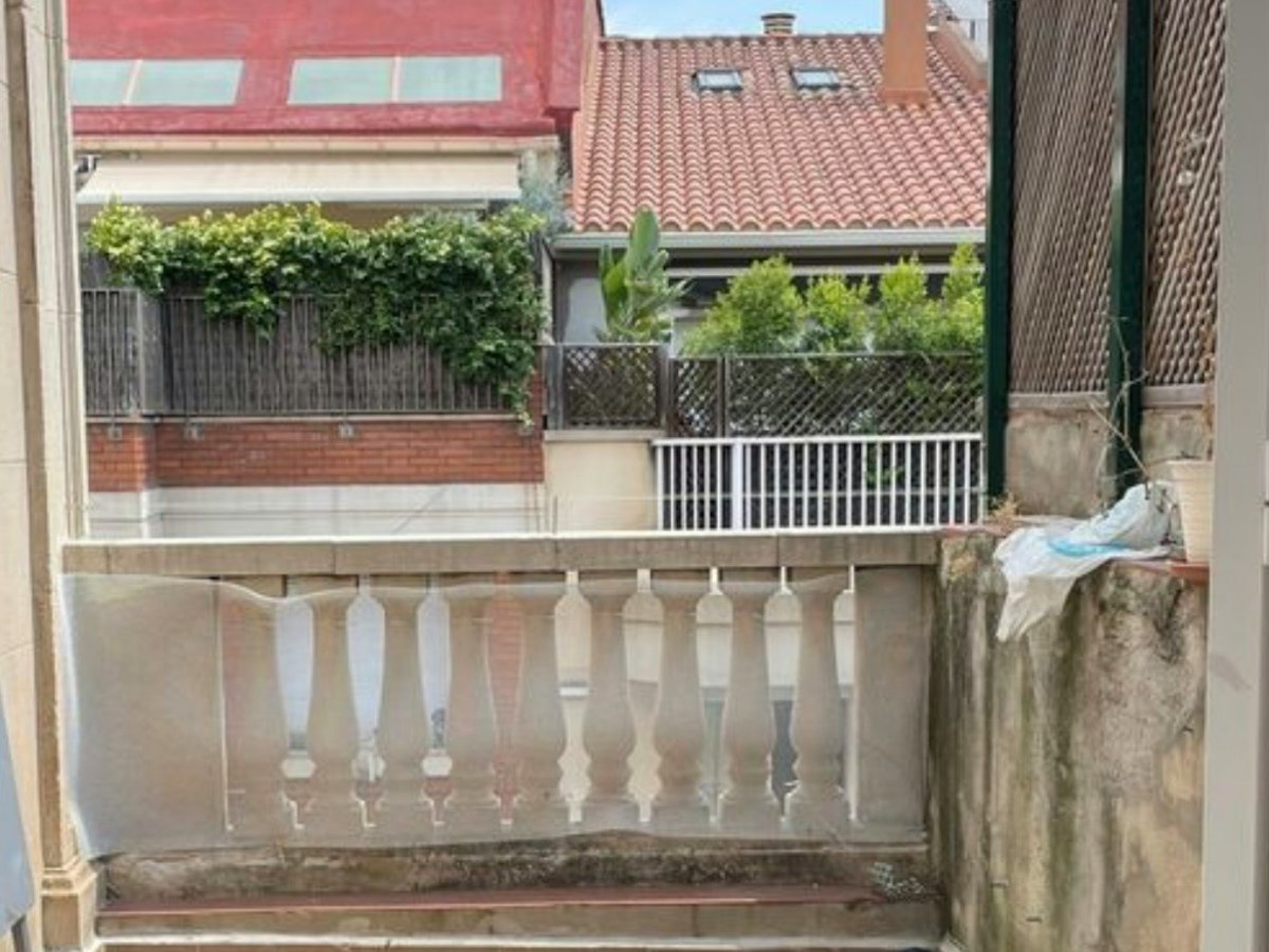 Habitación amueblada en piso compartido de 2 personas en Sarrià–Sant Gervasi · 2
