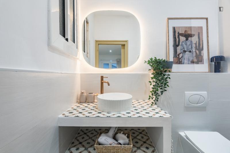 Furnished room in a 4-person shared flat in Sant Martí · 3
