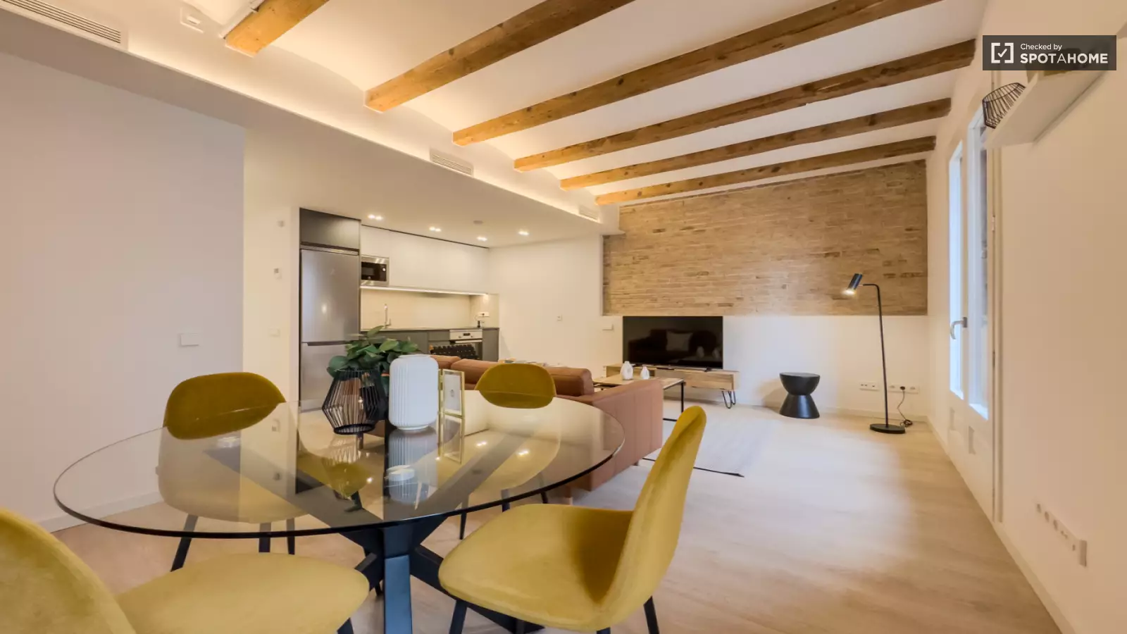 Furnished 2-bedroom flat in Sants-Montjuïc, 74 m² · 4