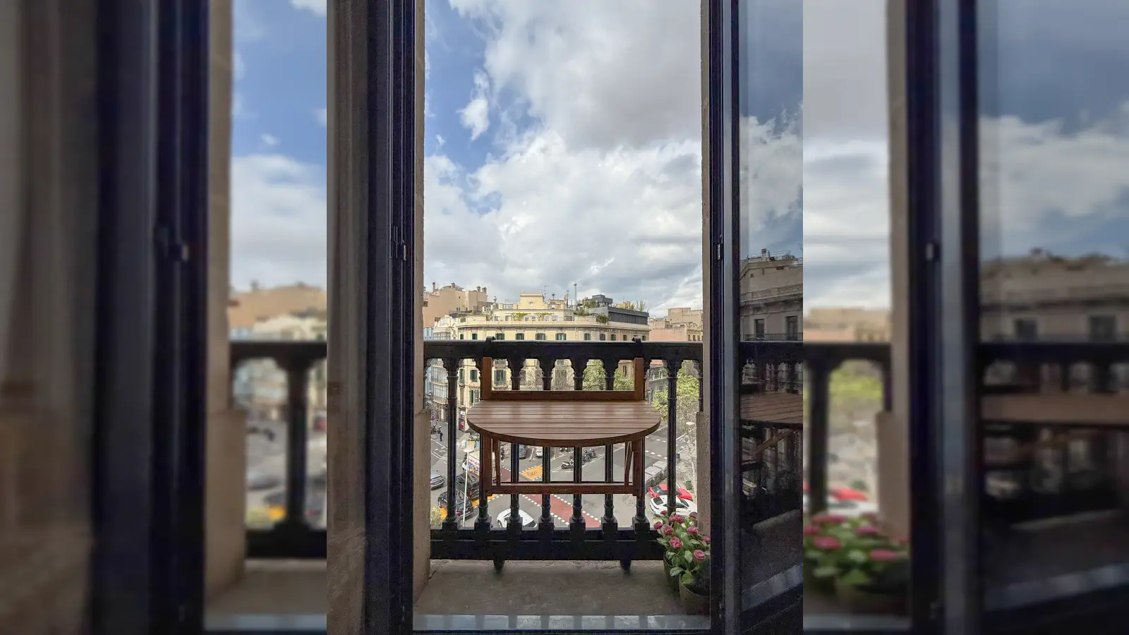 Habitación amueblada en piso compartido en Eixample · 2