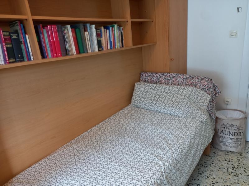Habitación amueblada en piso compartido de 3 personas en Eixample · 4
