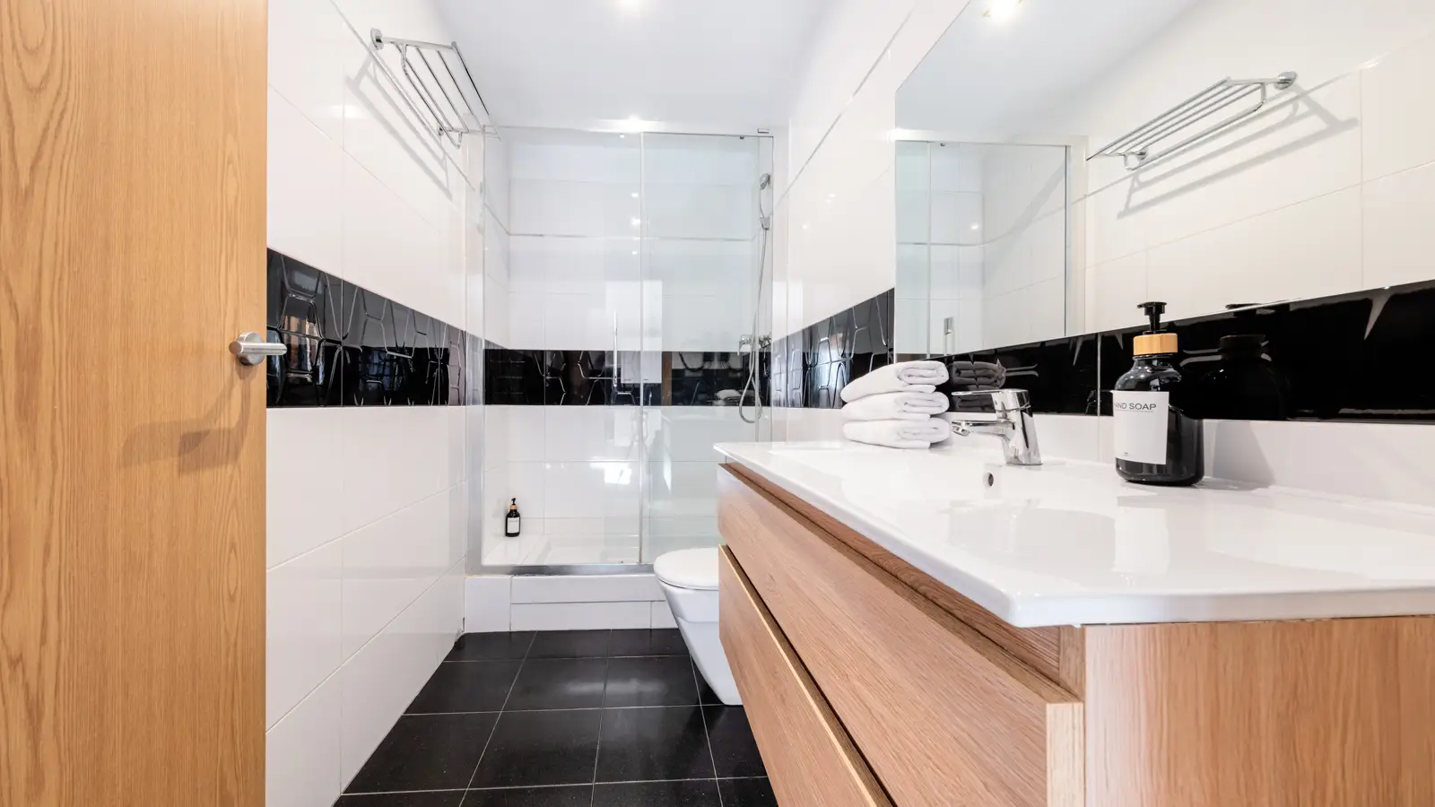 Furnished 1-bedroom flat in Eixample, 55 m² · 3
