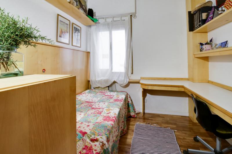 Furnished room in a 3-person shared flat in Sant Martí · 2