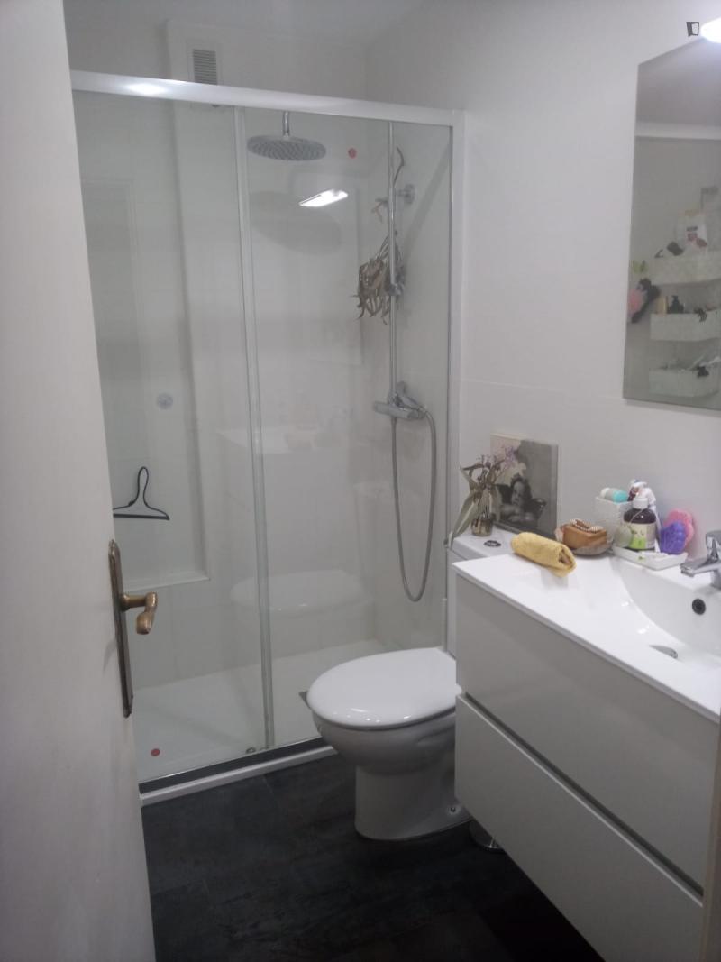 Furnished room in a 3-person shared flat in Sant Martí · 3