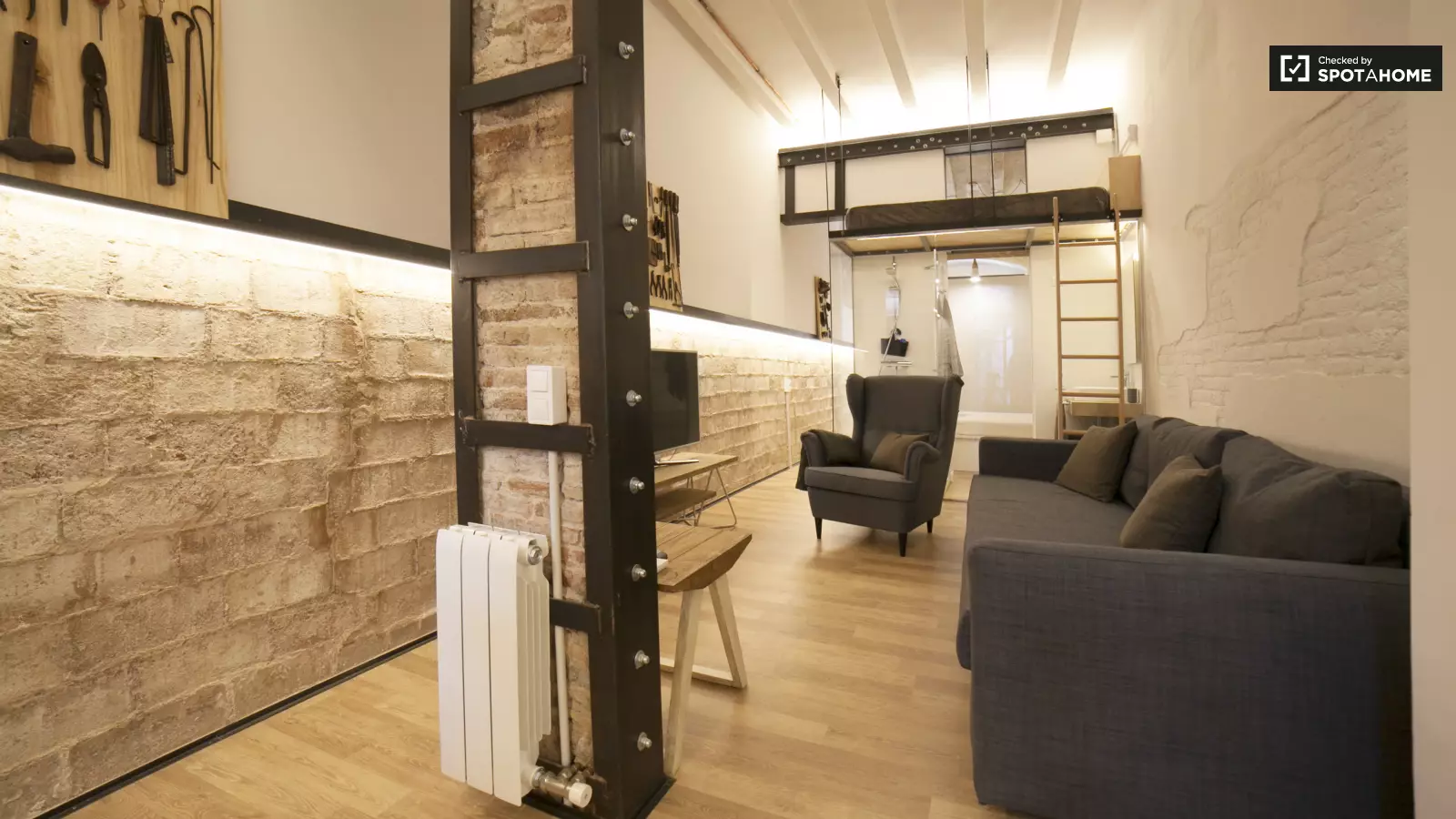 Piso de 1 dormitorio amueblado en Gràcia, 55 m² · 2