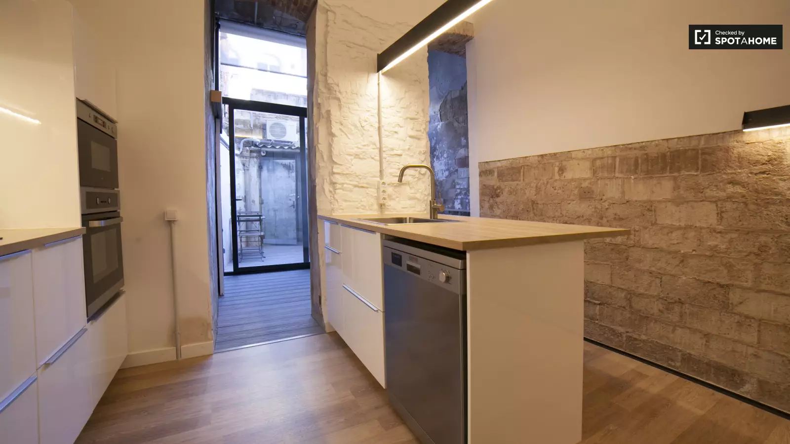 Piso de 1 dormitorio amueblado en Gràcia, 55 m² · 4
