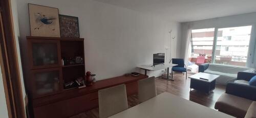 Room in a 4-person shared flat in Eixample · 4