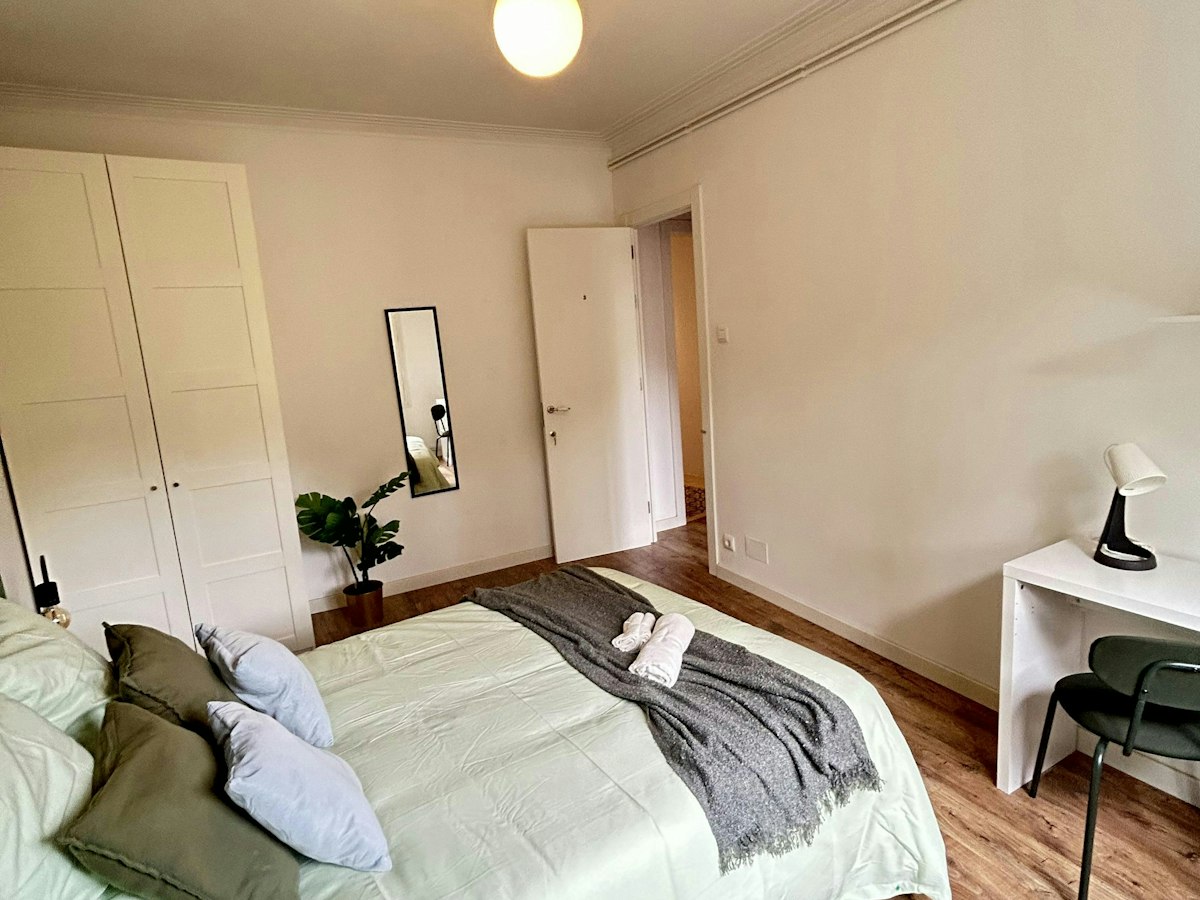 Habitación amueblada en piso compartido de 7 personas en Sants-Montjuïc · 2