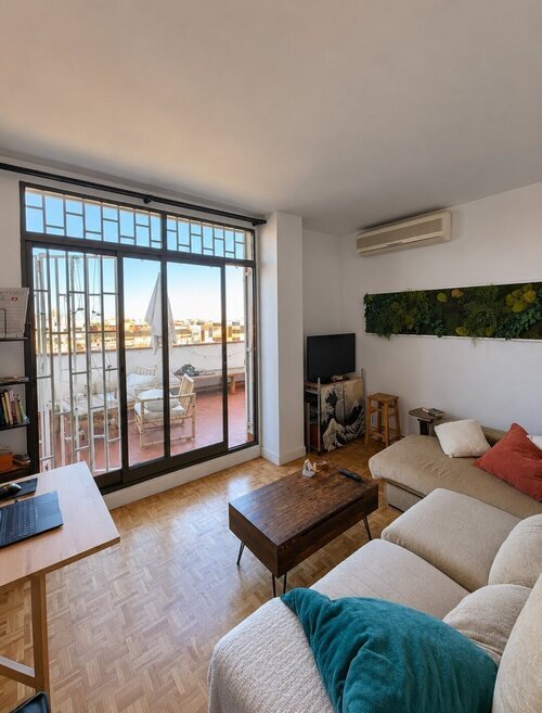 Habitación en piso compartido de 3 personas en Eixample · 3