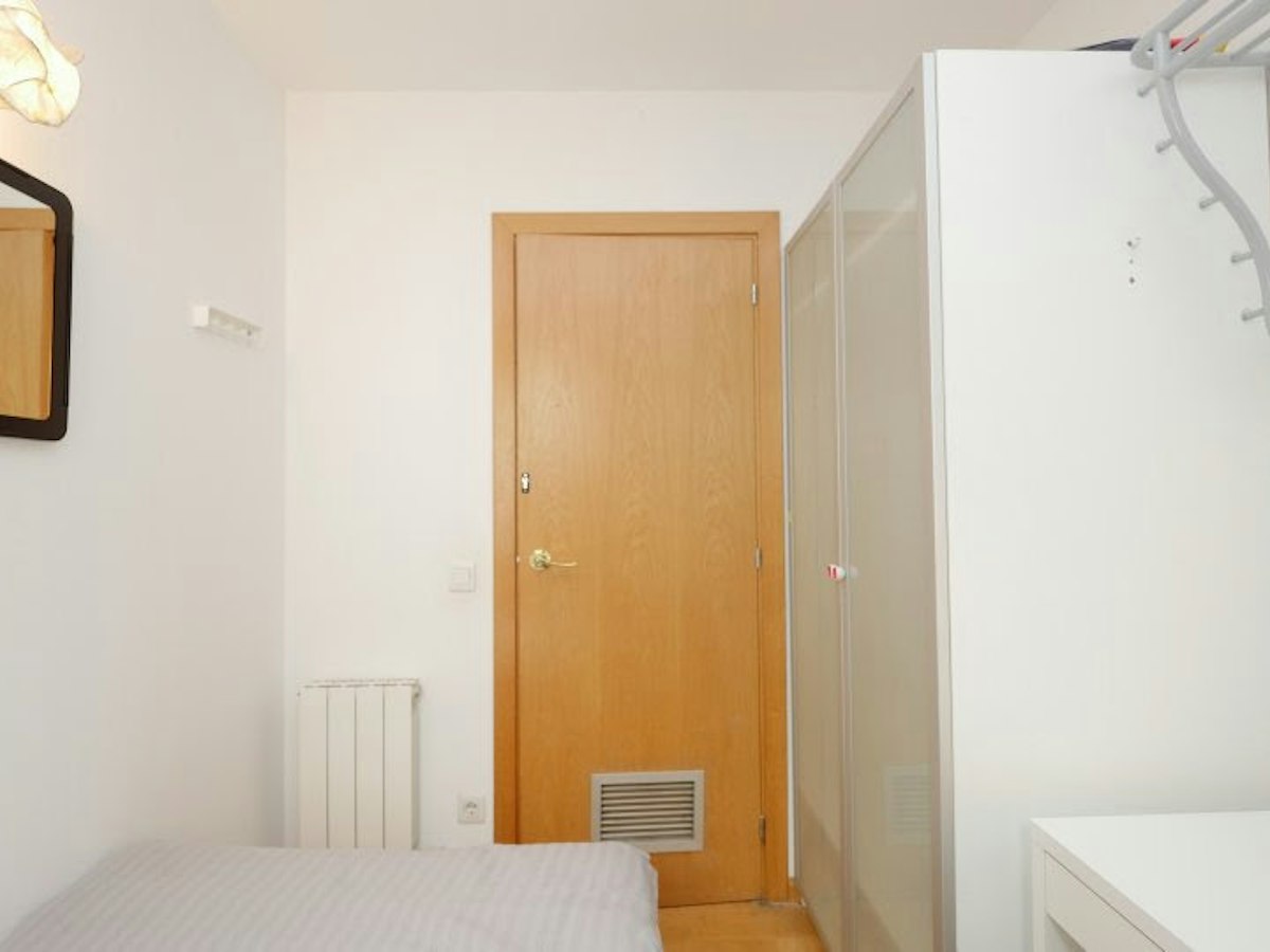 Habitación amueblada en piso compartido de 6 personas en Gràcia · 3