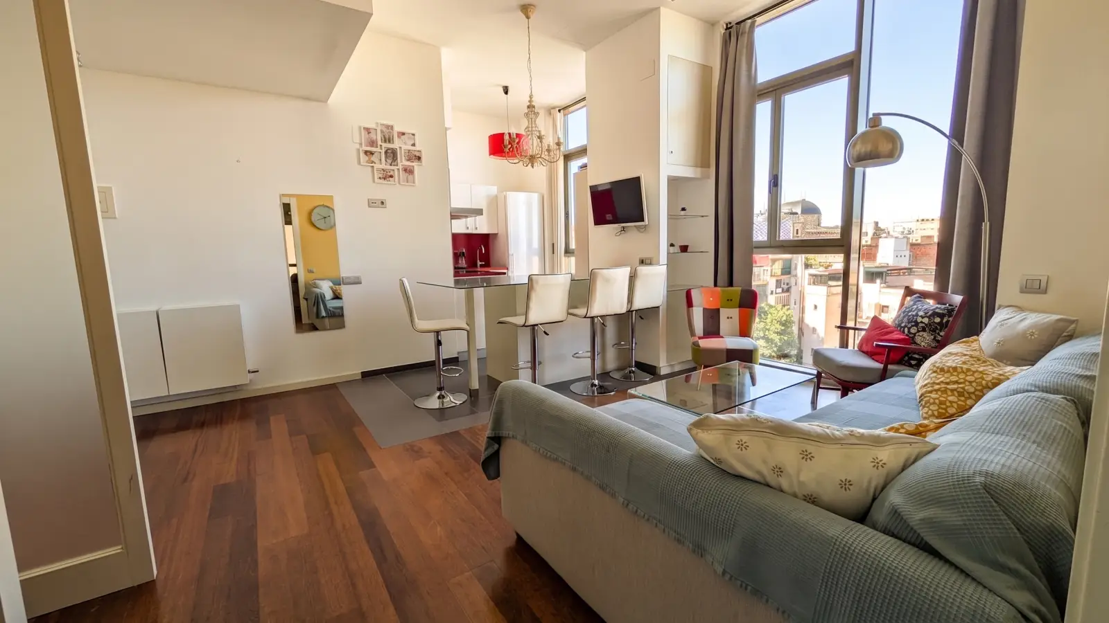 Piso de 1 dormitorio amueblado en Ciutat Vella, 60 m² · 4