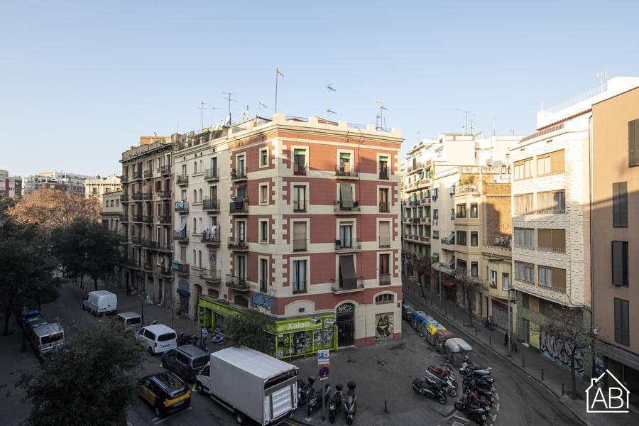 Furnished 3-bedroom flat in Ciutat Vella, 57 m² · 2