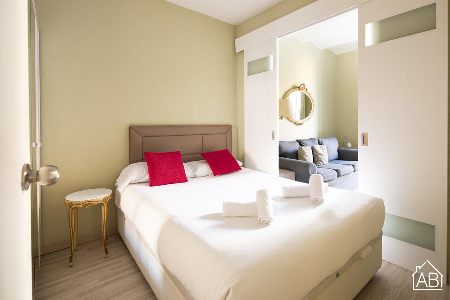 Furnished 3-bedroom flat in Ciutat Vella, 57 m² · 3