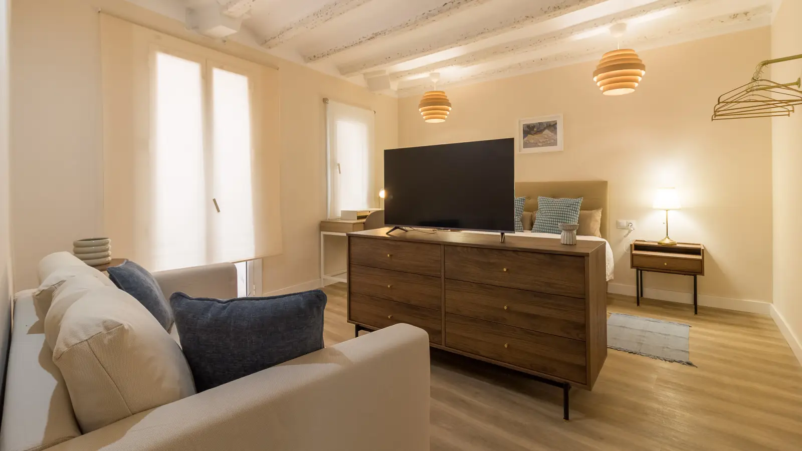 Piso de 2 dormitorios amueblado en Ciutat Vella, 63 m² · 4