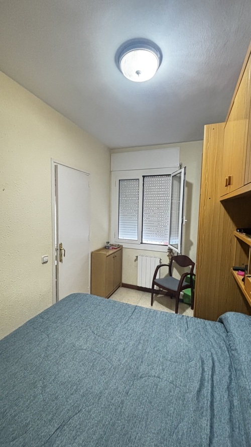 Room in a 3-person shared flat in Ciutat Vella · 3