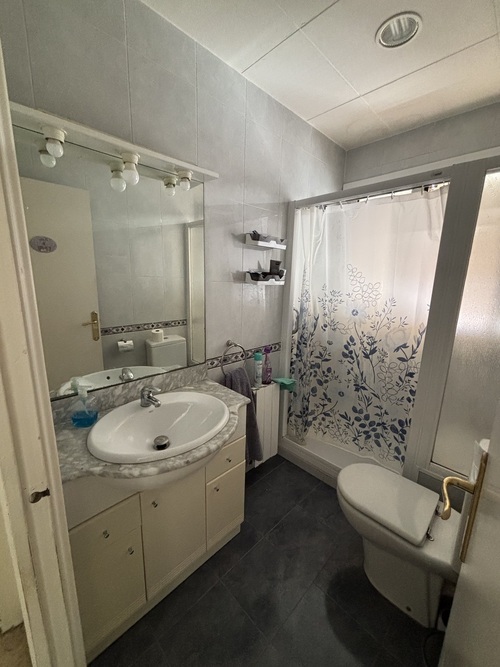 Room in a 3-person shared flat in Ciutat Vella · 4