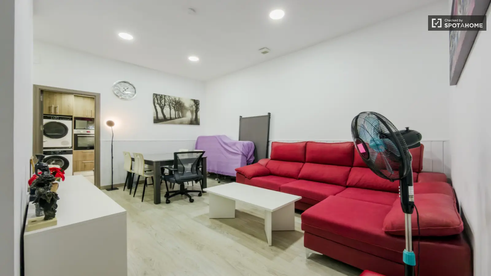 Habitación amueblada en piso compartido de 4 personas en Sants-Montjuïc · 3