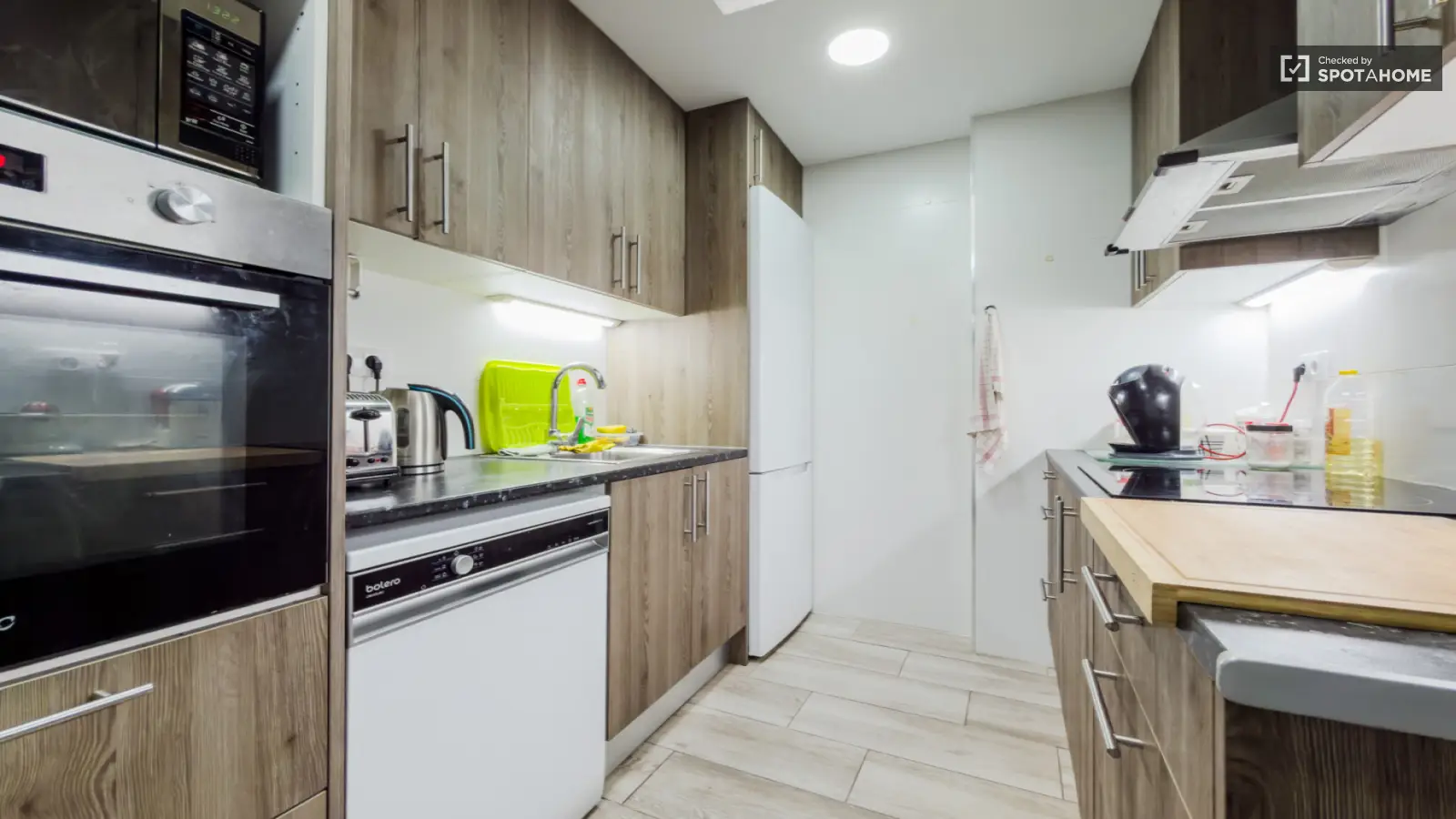 Habitación amueblada en piso compartido de 4 personas en Sants-Montjuïc · 4